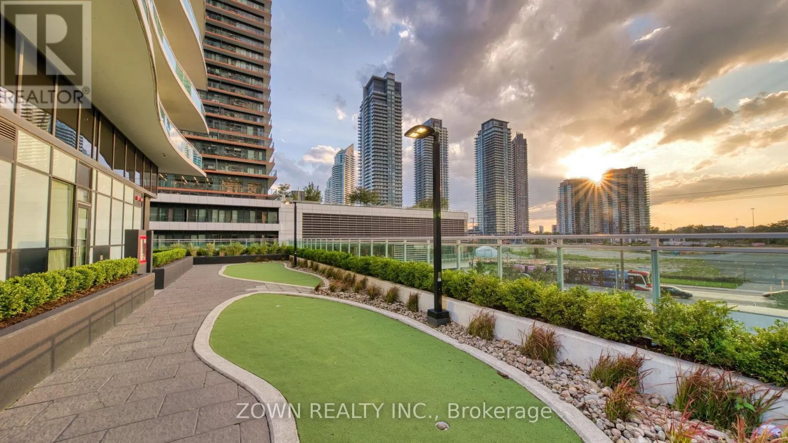 1206 - 33 SHORE BREEZE DRIVE