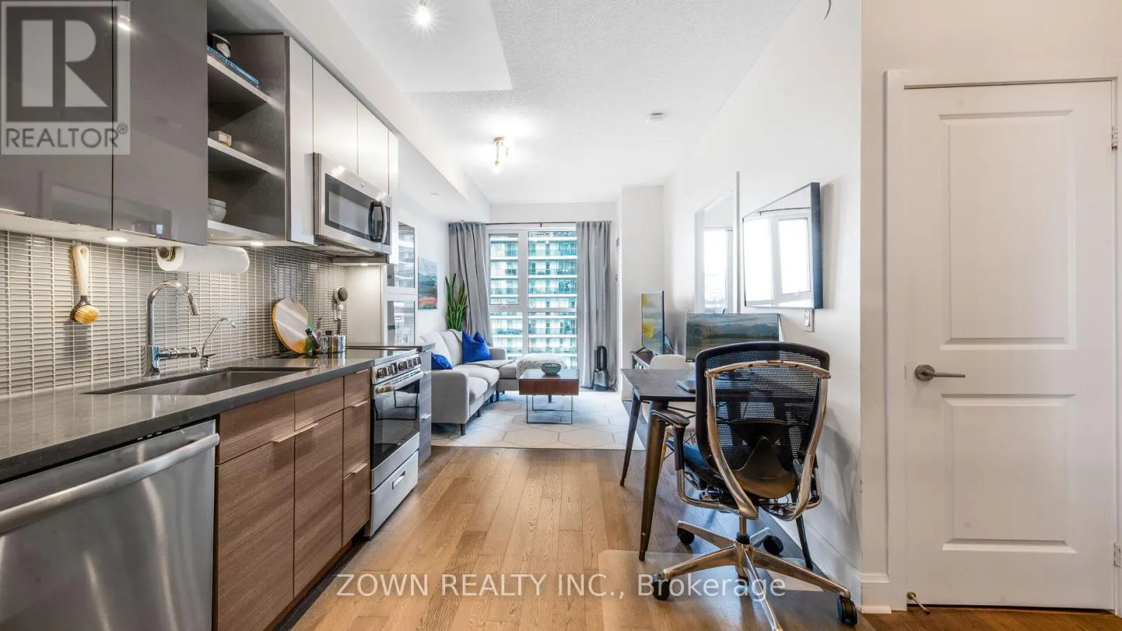 1206 - 33 SHORE BREEZE DRIVE