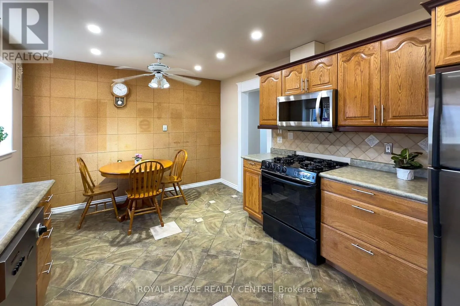 254 LOUIS DRIVE