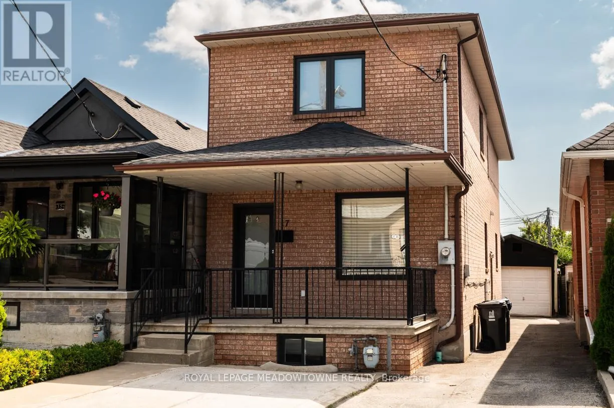 17 KERSDALE AVENUE
