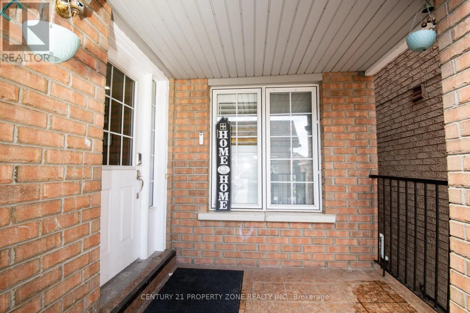 32 SUMMERDALE CRESCENT
