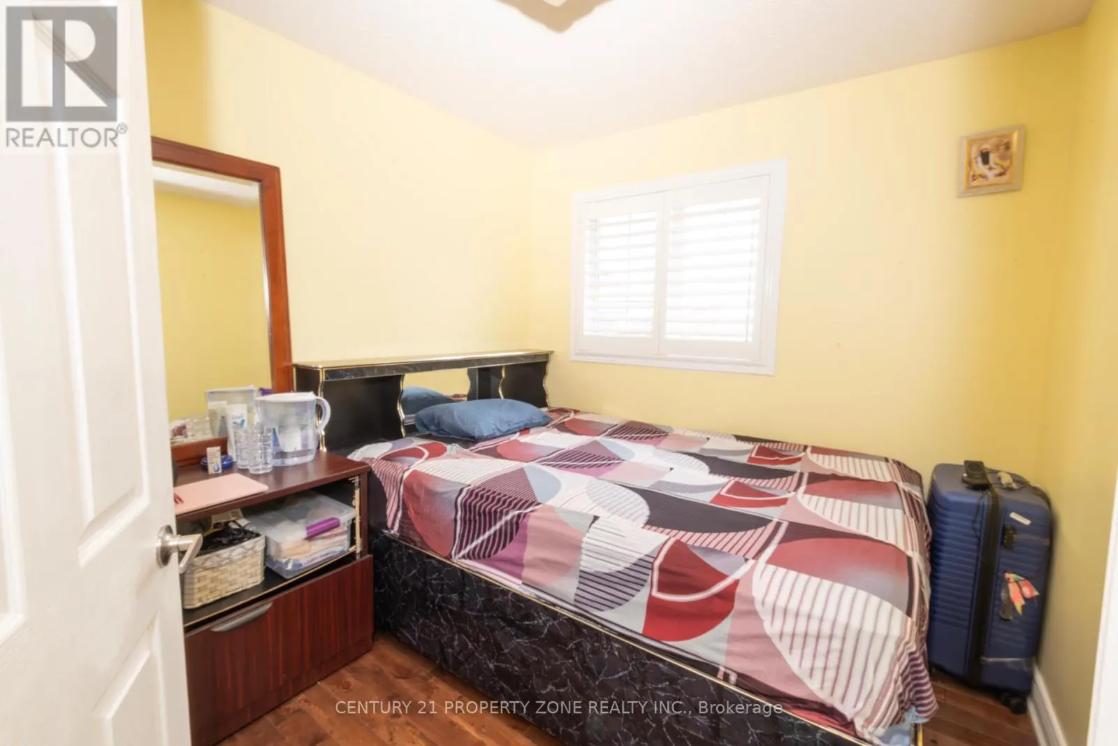32 SUMMERDALE CRESCENT