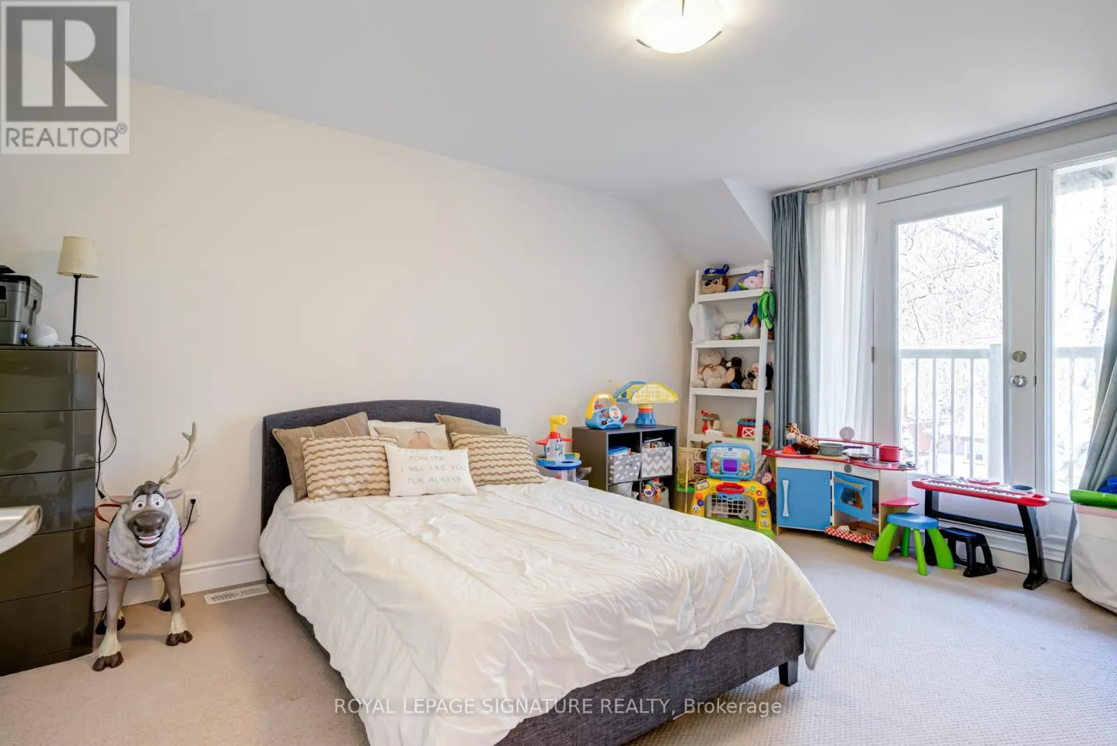 1223 AZINGER LANE