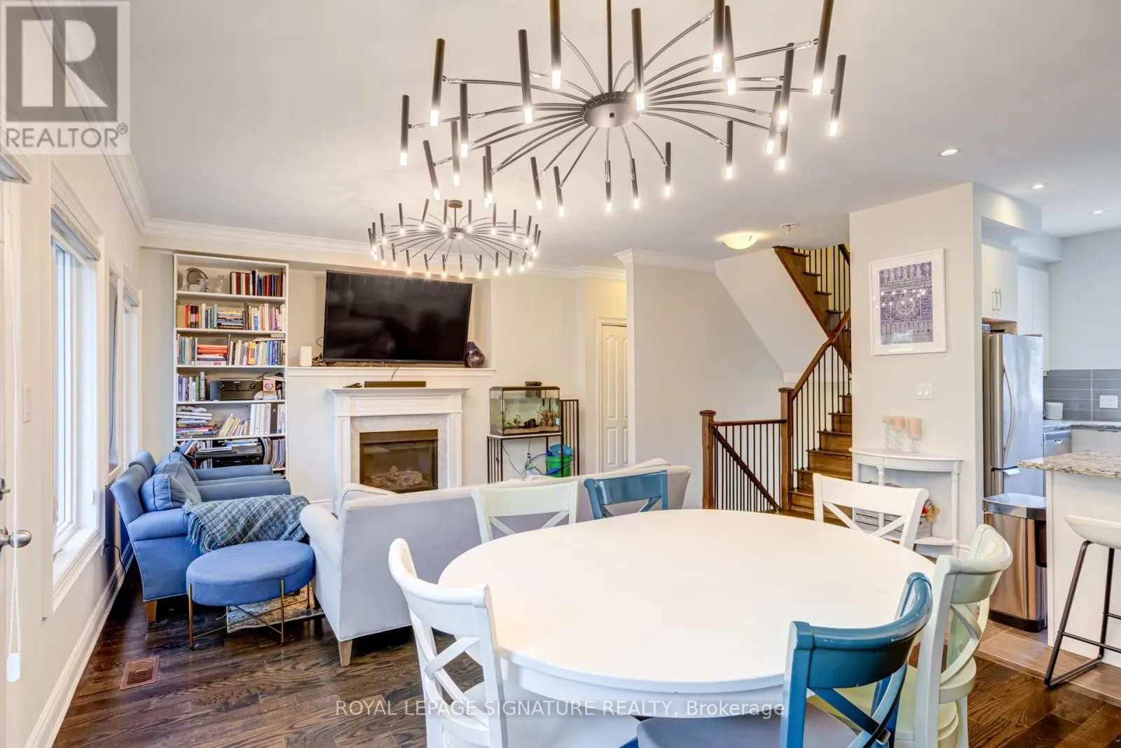 1223 AZINGER LANE