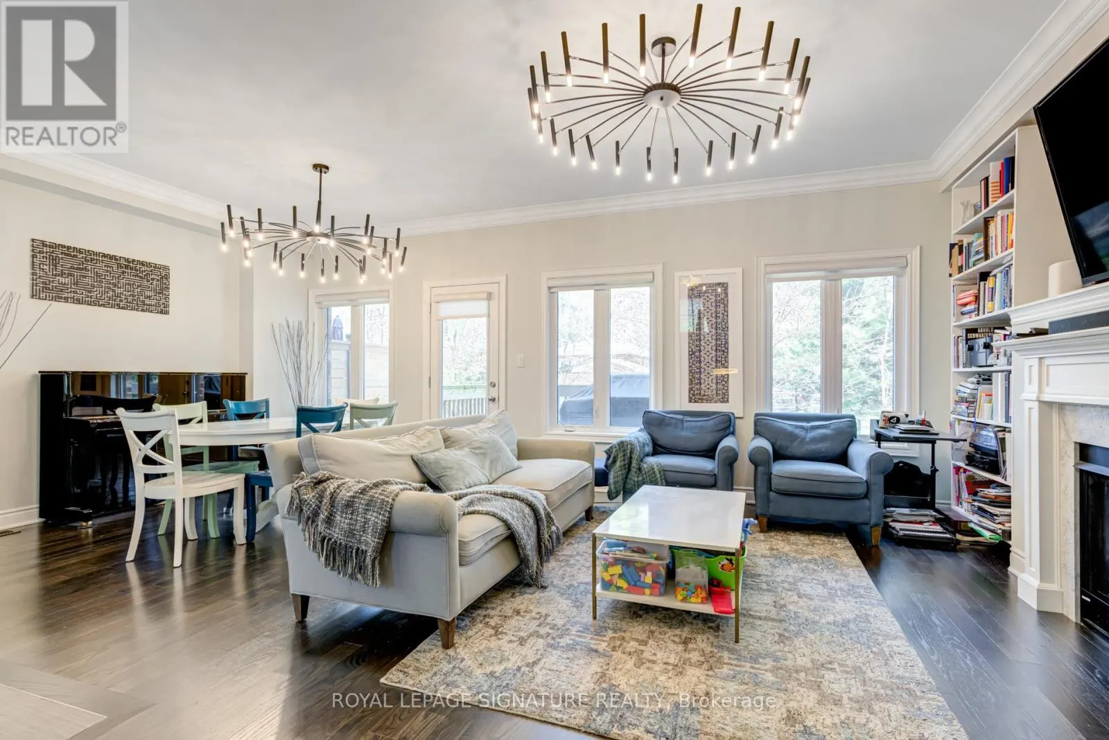 1223 AZINGER LANE