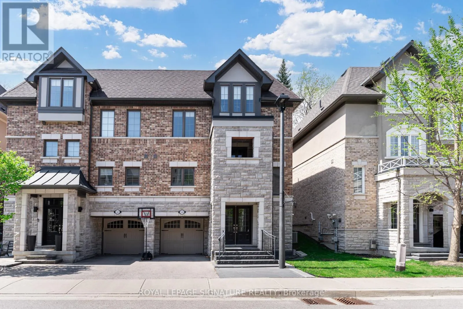1223 AZINGER LANE