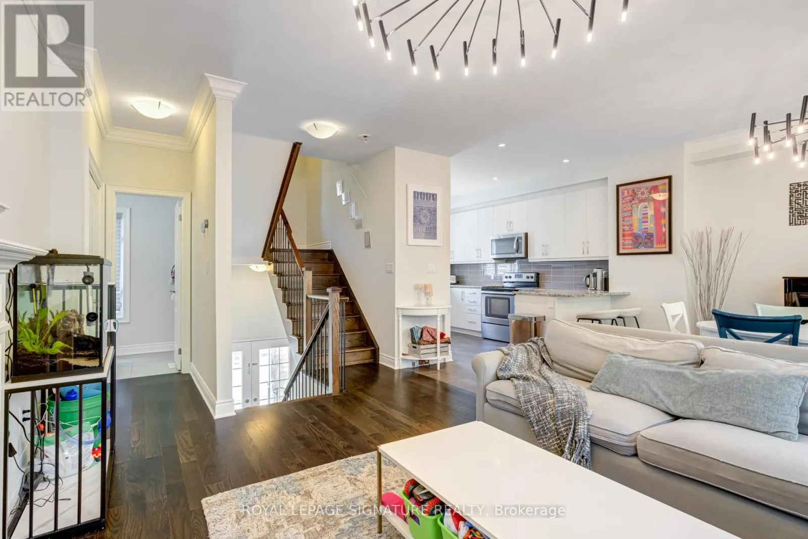 1223 AZINGER LANE