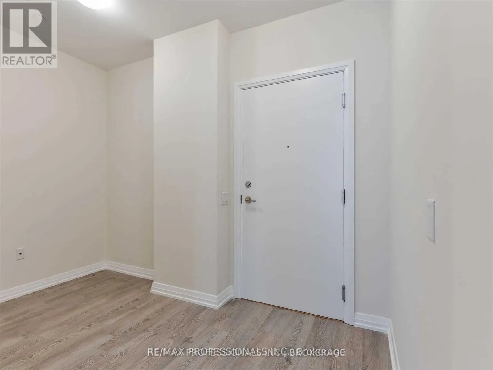 801 - 50 THOMAS RILEY ROAD