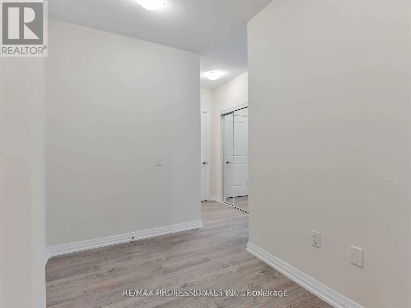 801 - 50 THOMAS RILEY ROAD