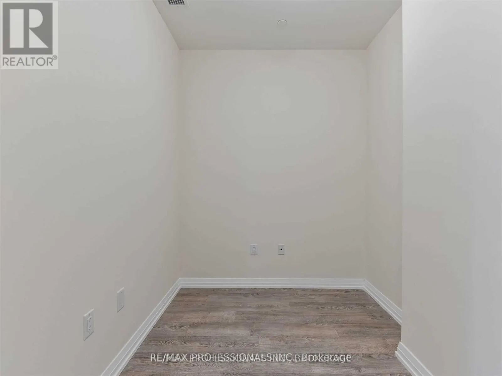 801 - 50 THOMAS RILEY ROAD