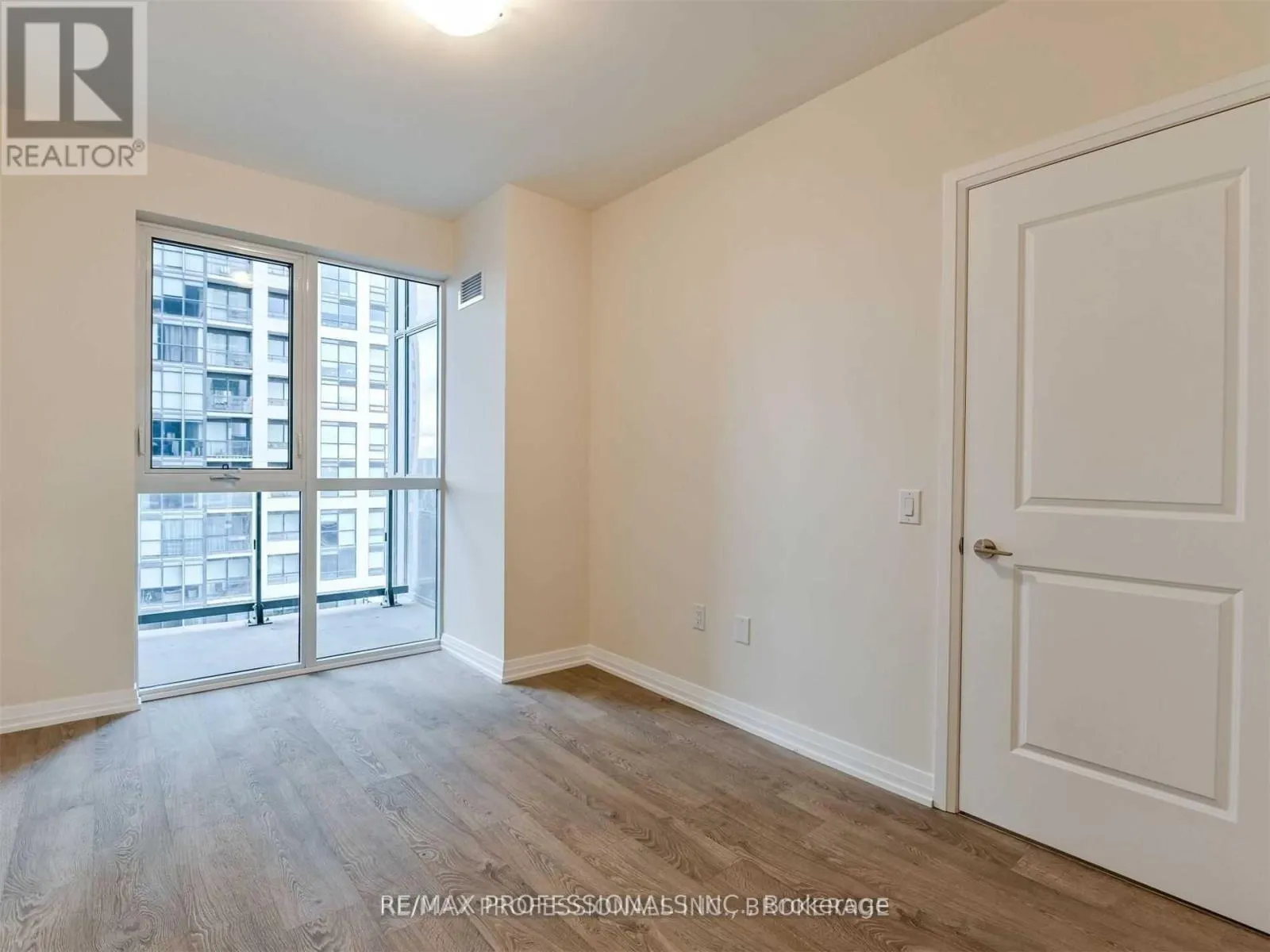 801 - 50 THOMAS RILEY ROAD