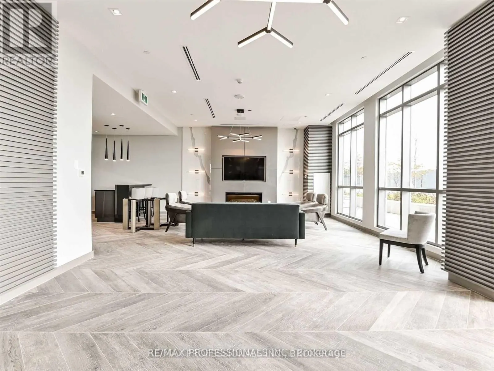 801 - 50 THOMAS RILEY ROAD