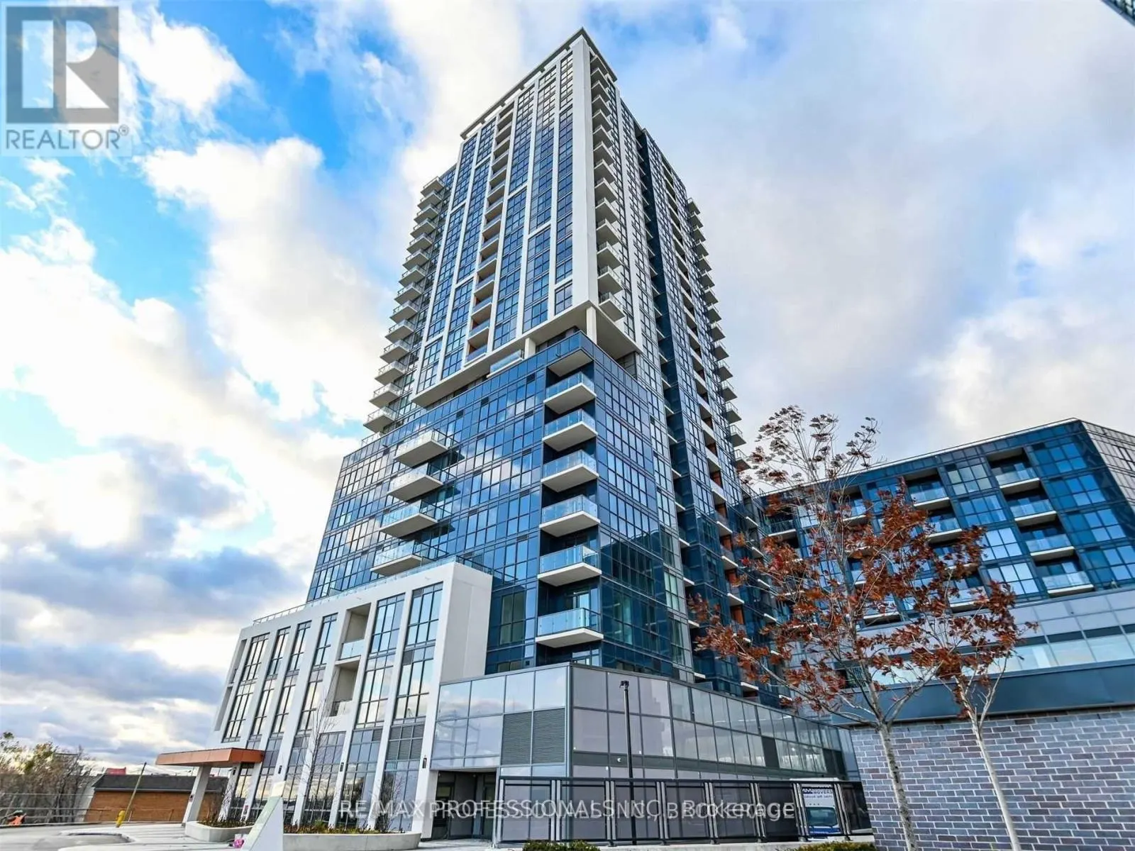 801 - 50 THOMAS RILEY ROAD