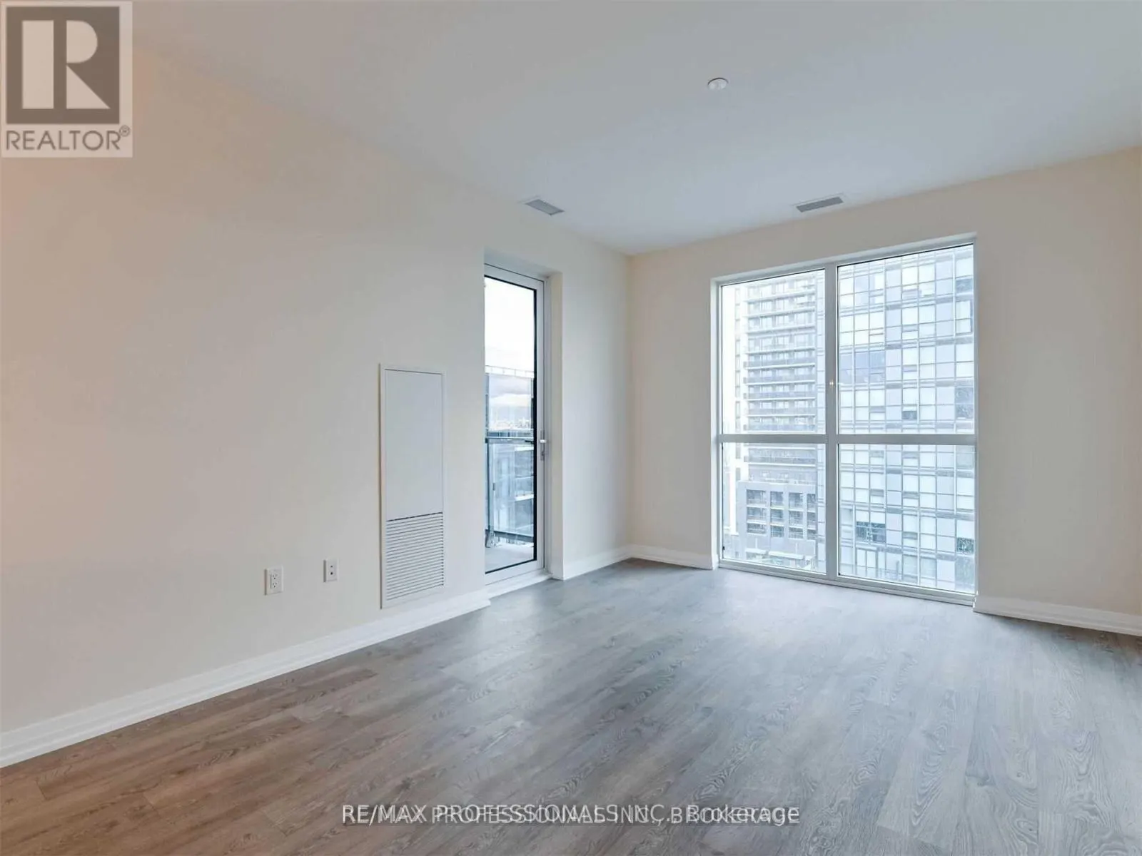 801 - 50 THOMAS RILEY ROAD