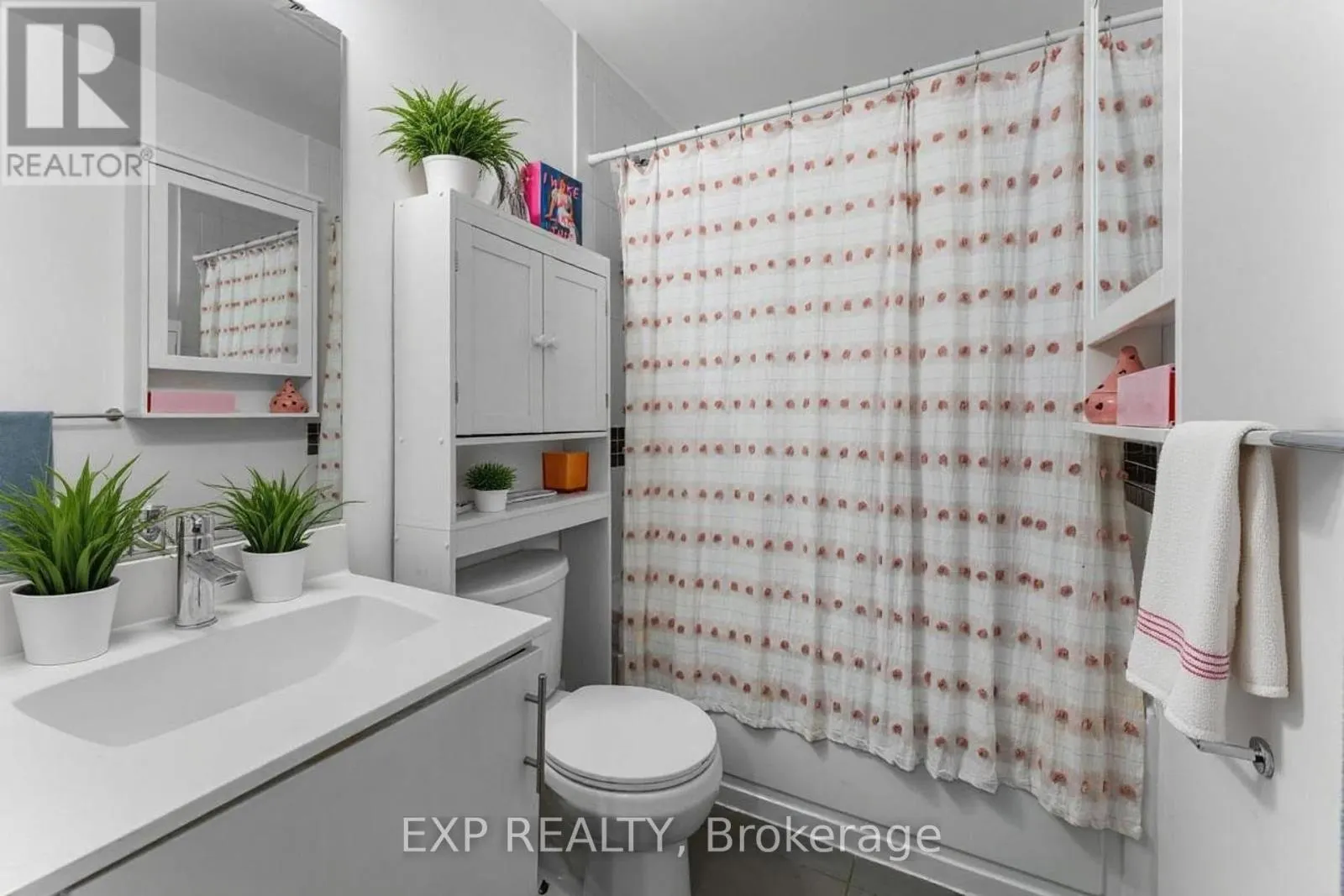 522 - 165 LEGION ROAD NORTH ROAD