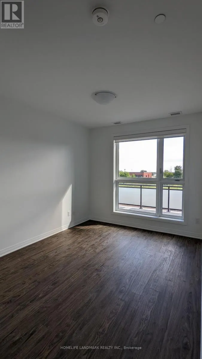 121 - 95 DUNDAS STREET W