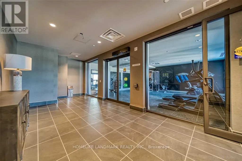 121 - 95 DUNDAS STREET W