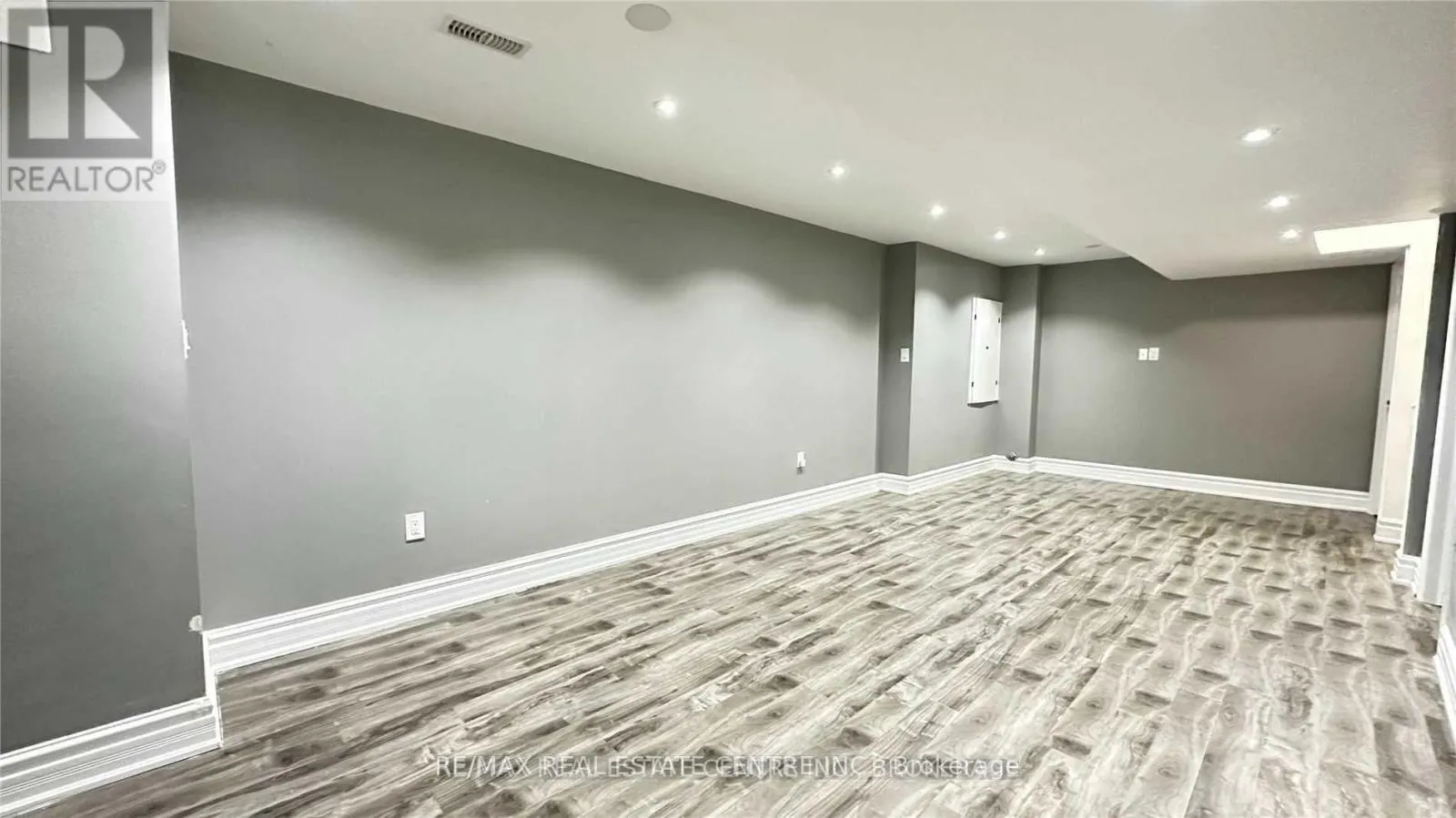 UPPER LEVEL - 32 GIBBS ROAD