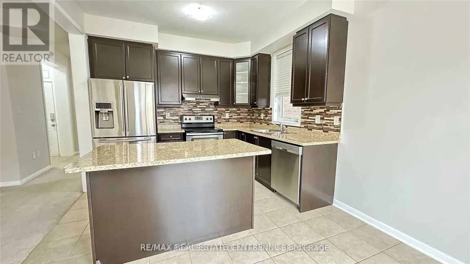 UPPER LEVEL - 32 GIBBS ROAD