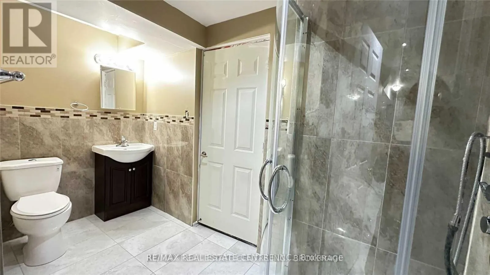 UPPER LEVEL - 32 GIBBS ROAD