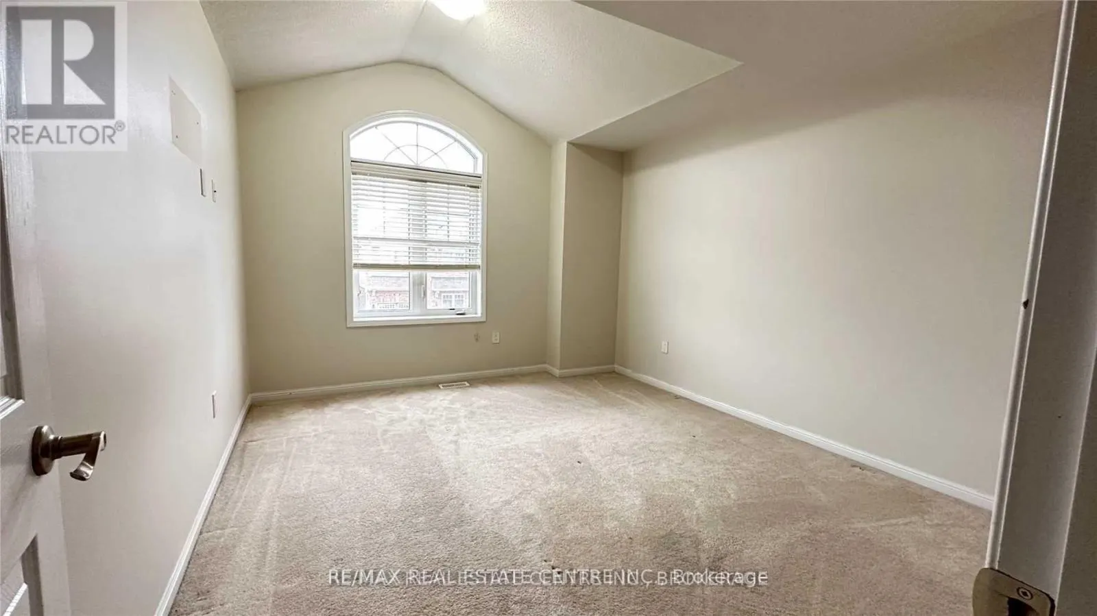 UPPER LEVEL - 32 GIBBS ROAD