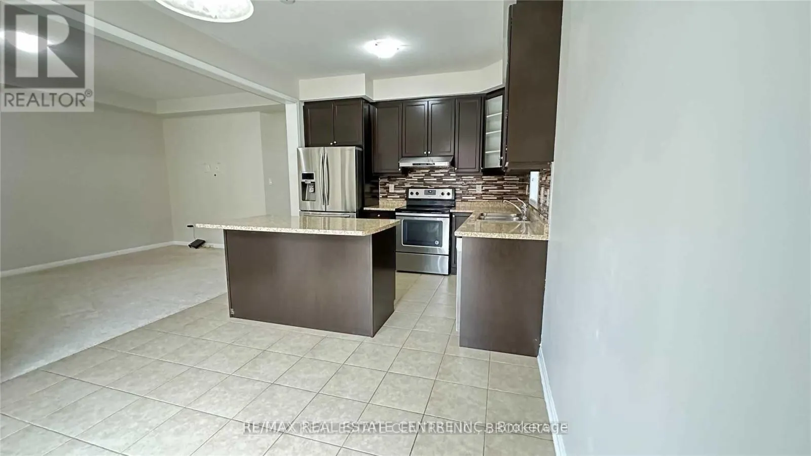 UPPER LEVEL - 32 GIBBS ROAD