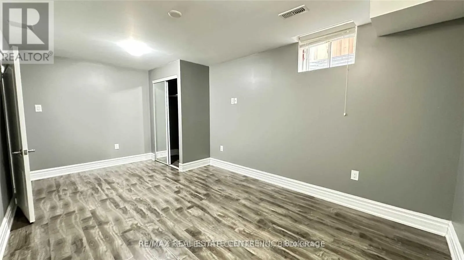 UPPER LEVEL - 32 GIBBS ROAD