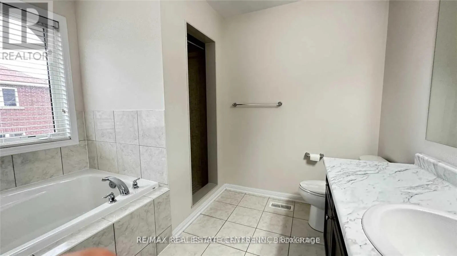 UPPER LEVEL - 32 GIBBS ROAD