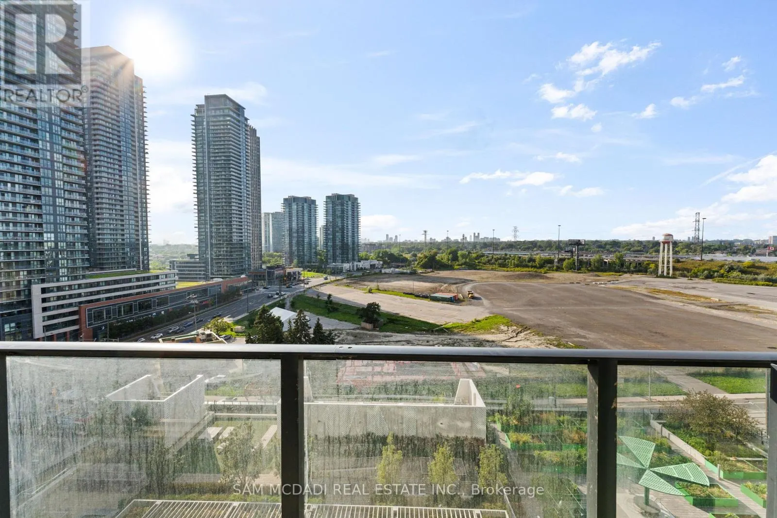 1012 - 30 SHORE BREEZE DRIVE