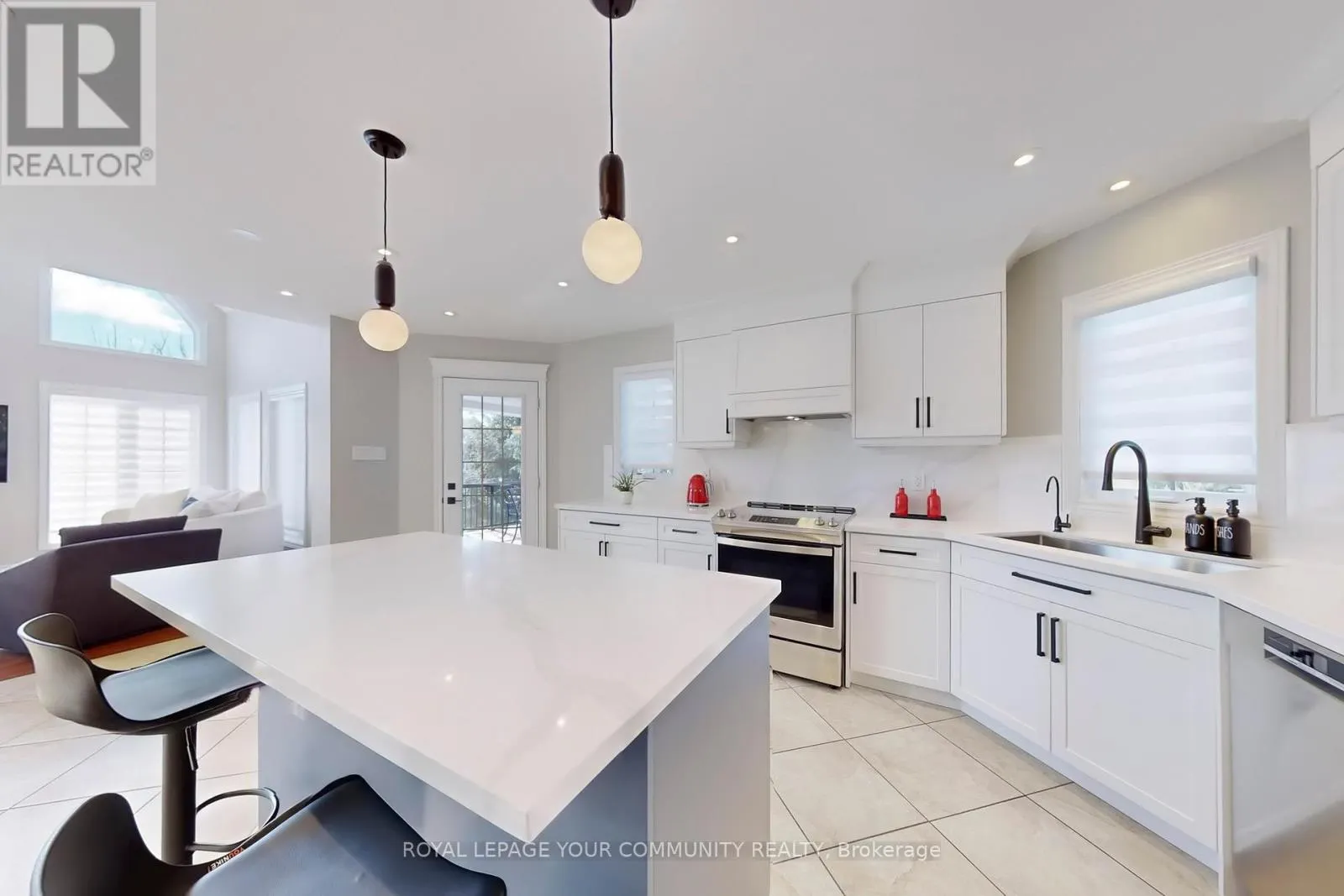 6 - 10 REDDINGTON DRIVE