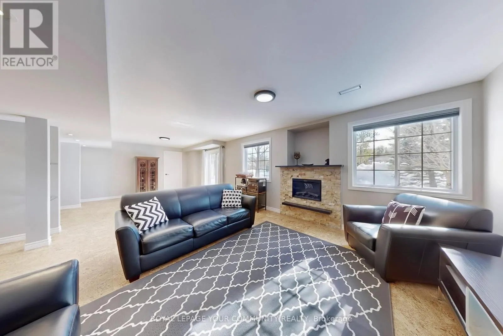 6 - 10 REDDINGTON DRIVE