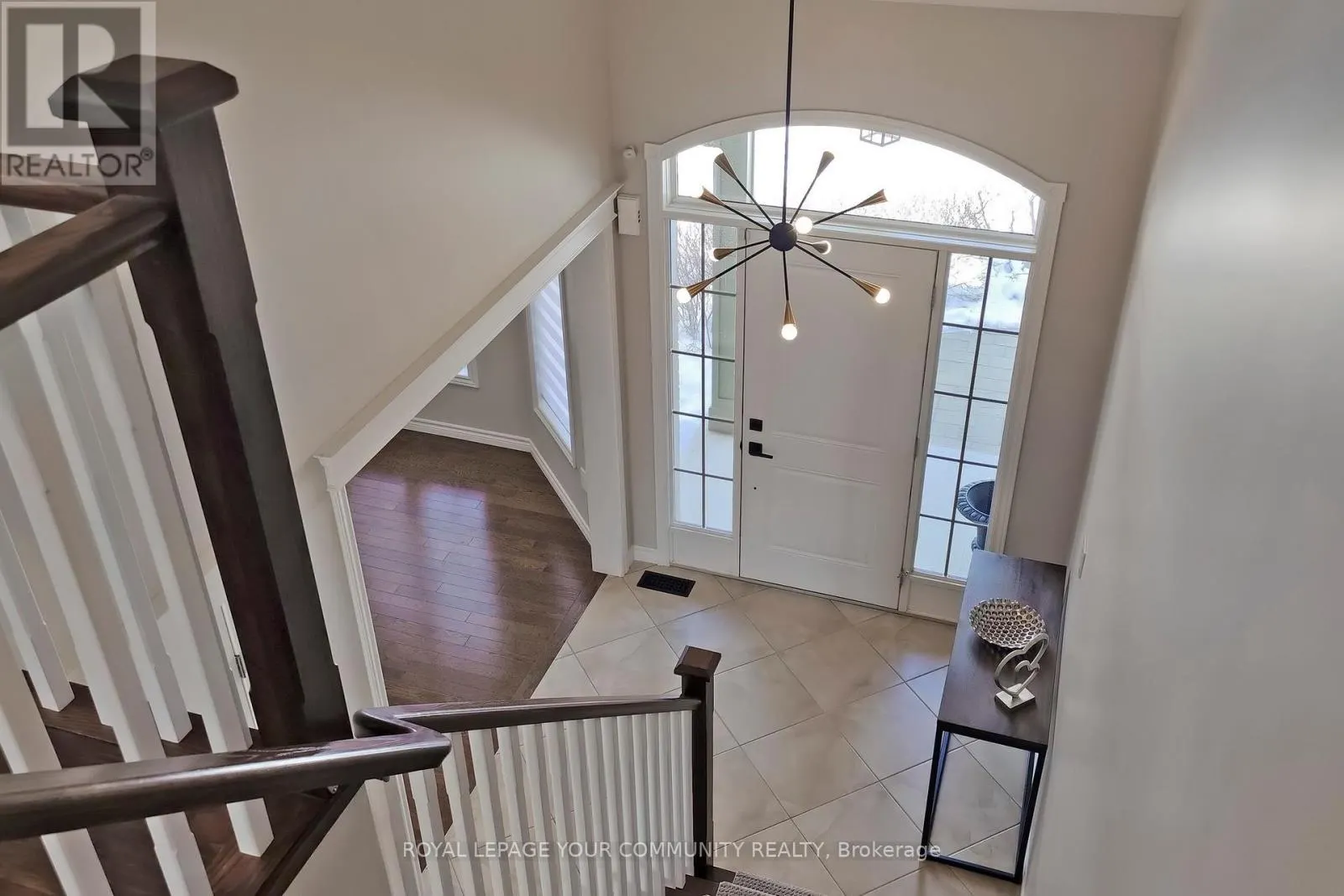 6 - 10 REDDINGTON DRIVE