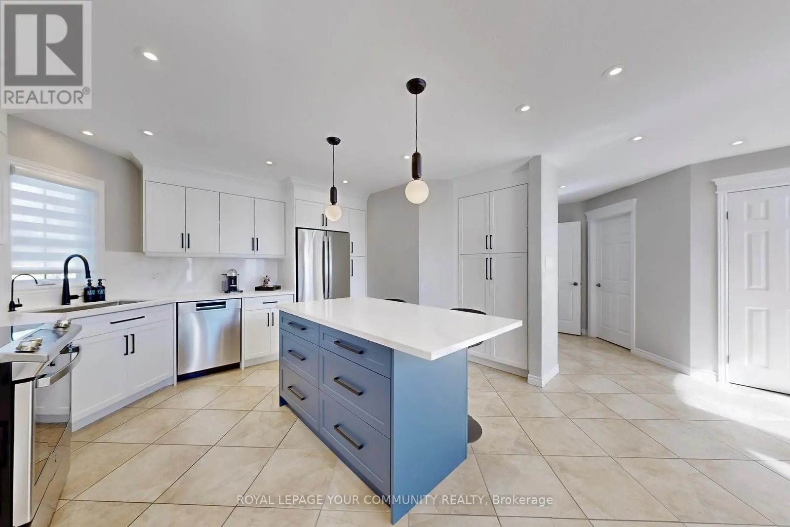 6 - 10 REDDINGTON DRIVE