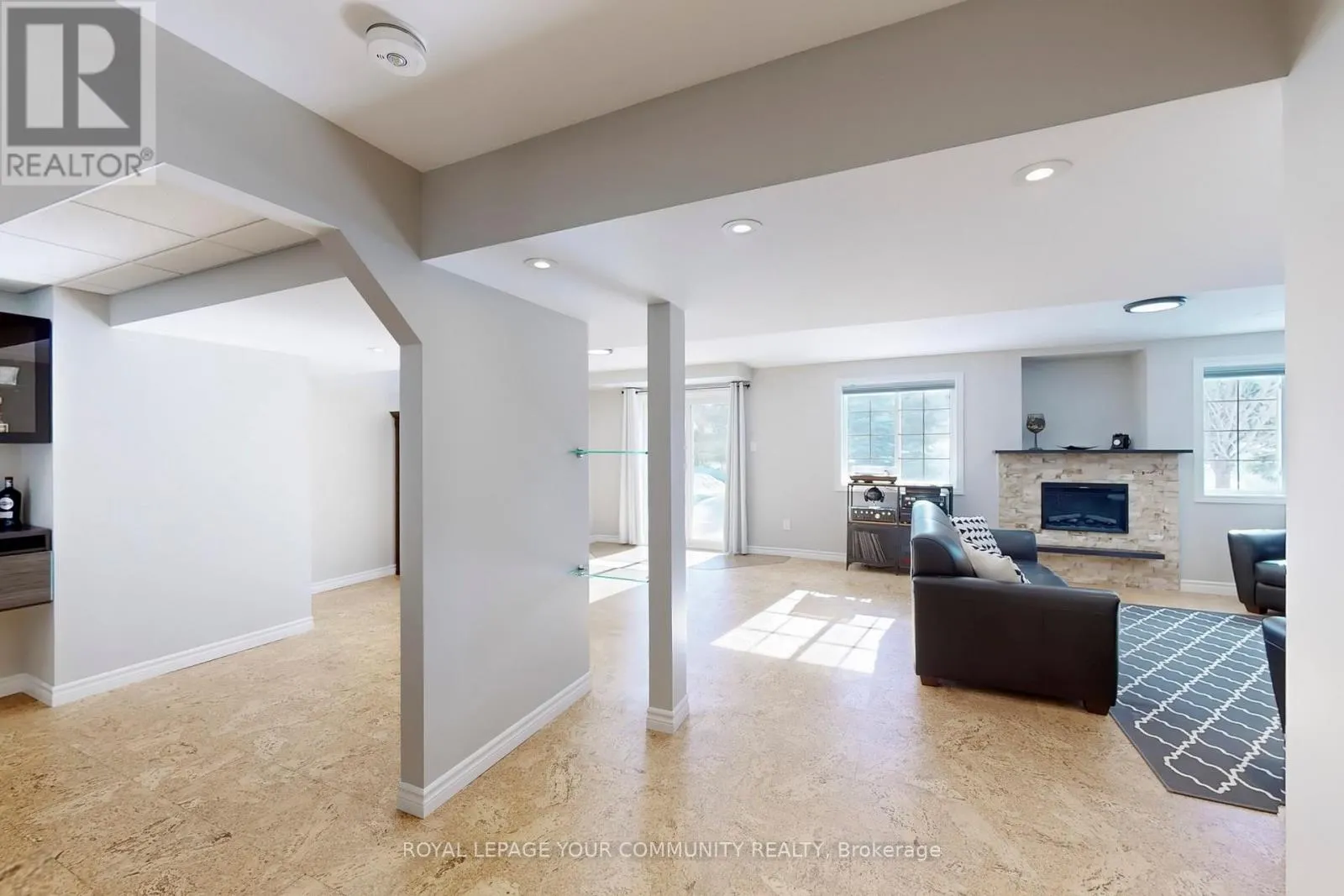 6 - 10 REDDINGTON DRIVE