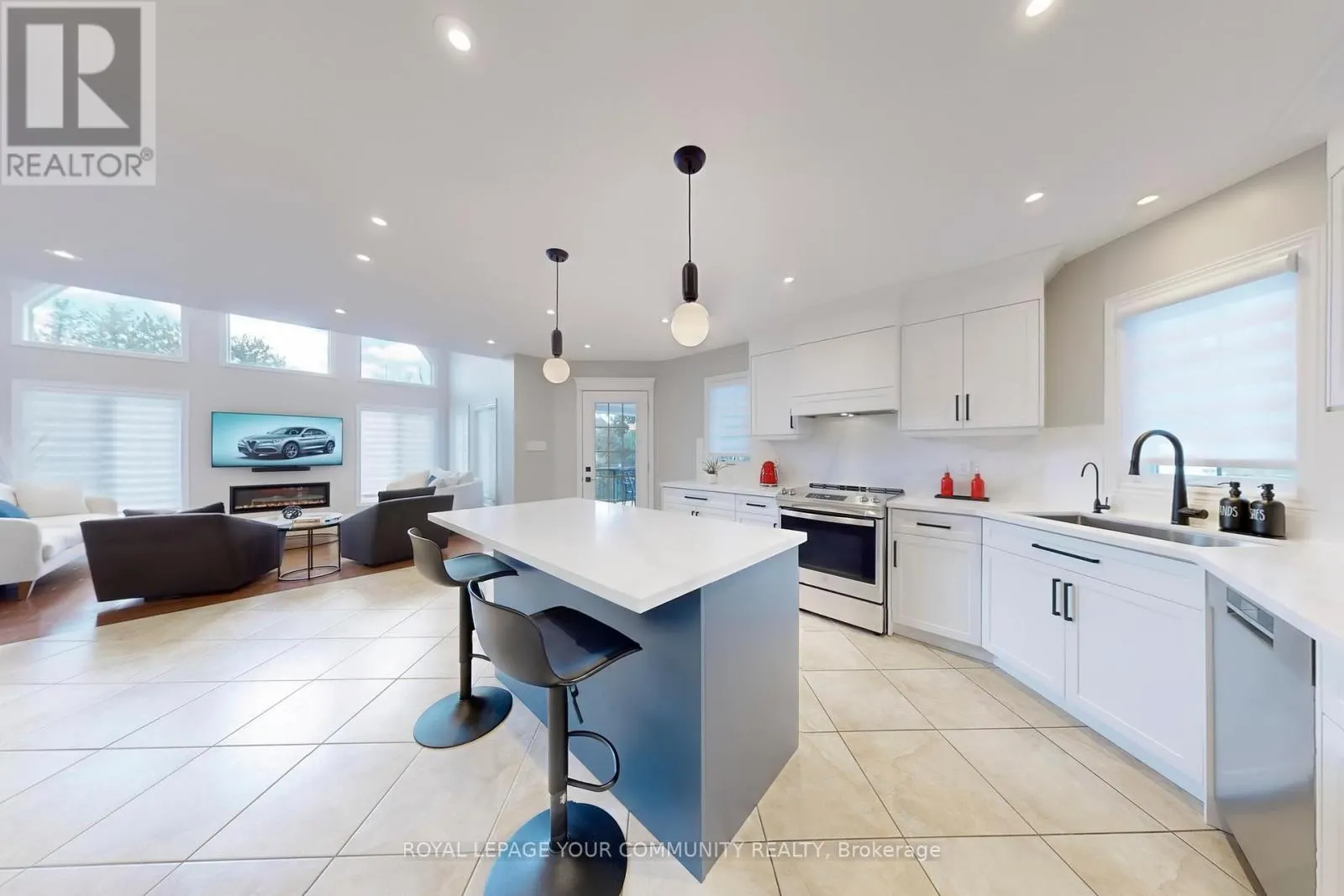 6 - 10 REDDINGTON DRIVE