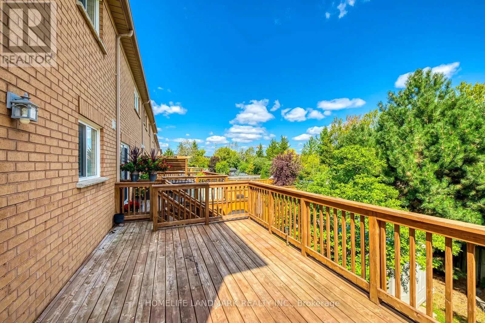 2503 GILL CRESCENT