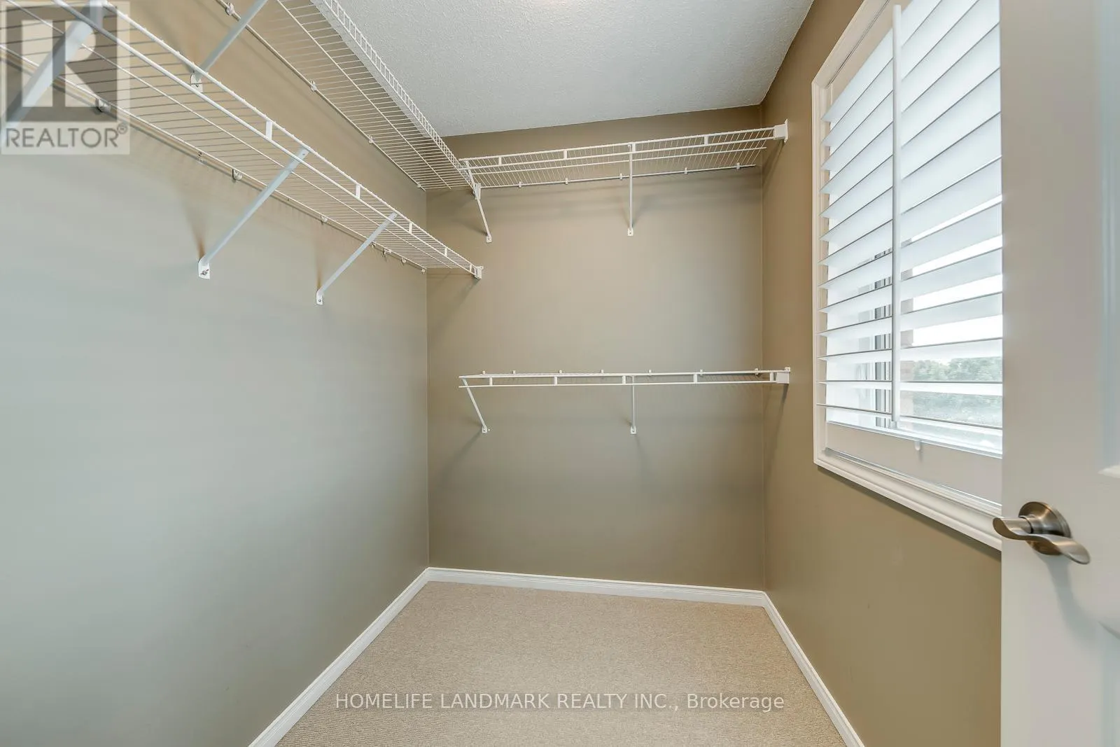 2503 GILL CRESCENT