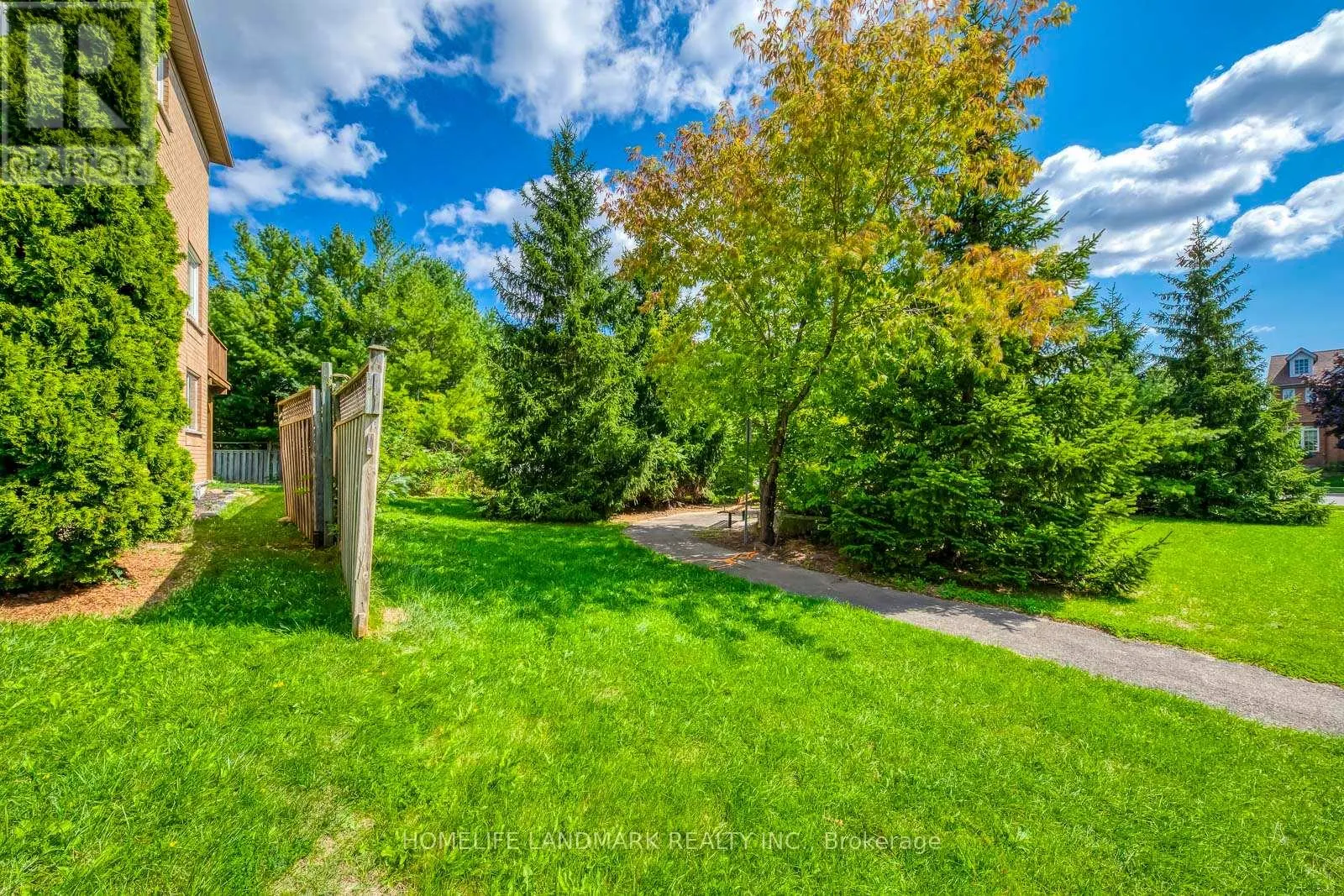 2503 GILL CRESCENT