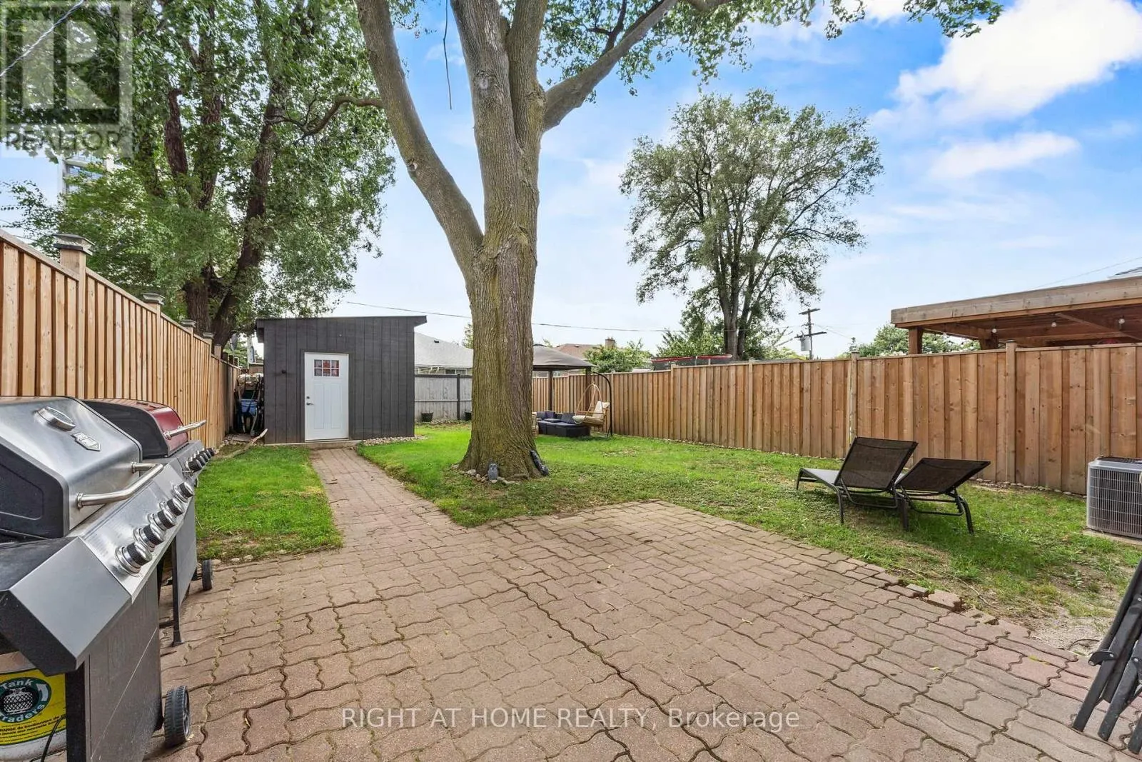 19 DUNSANY CRESCENT