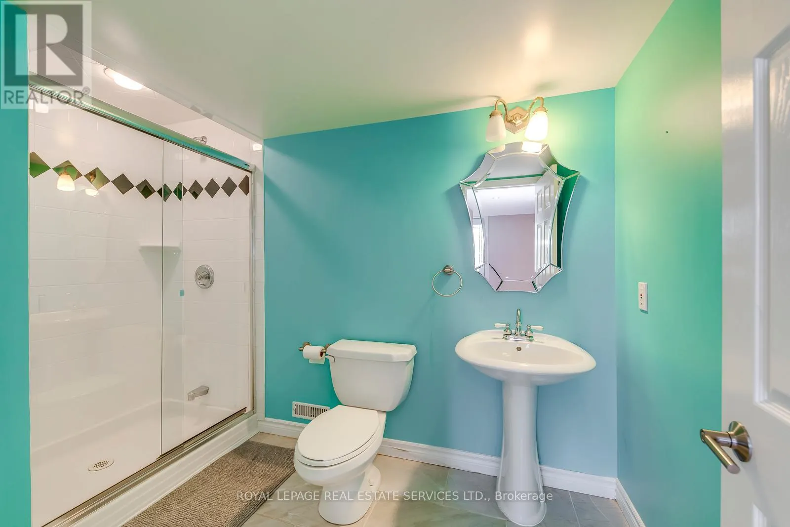 1387 BAYSHIRE DRIVE