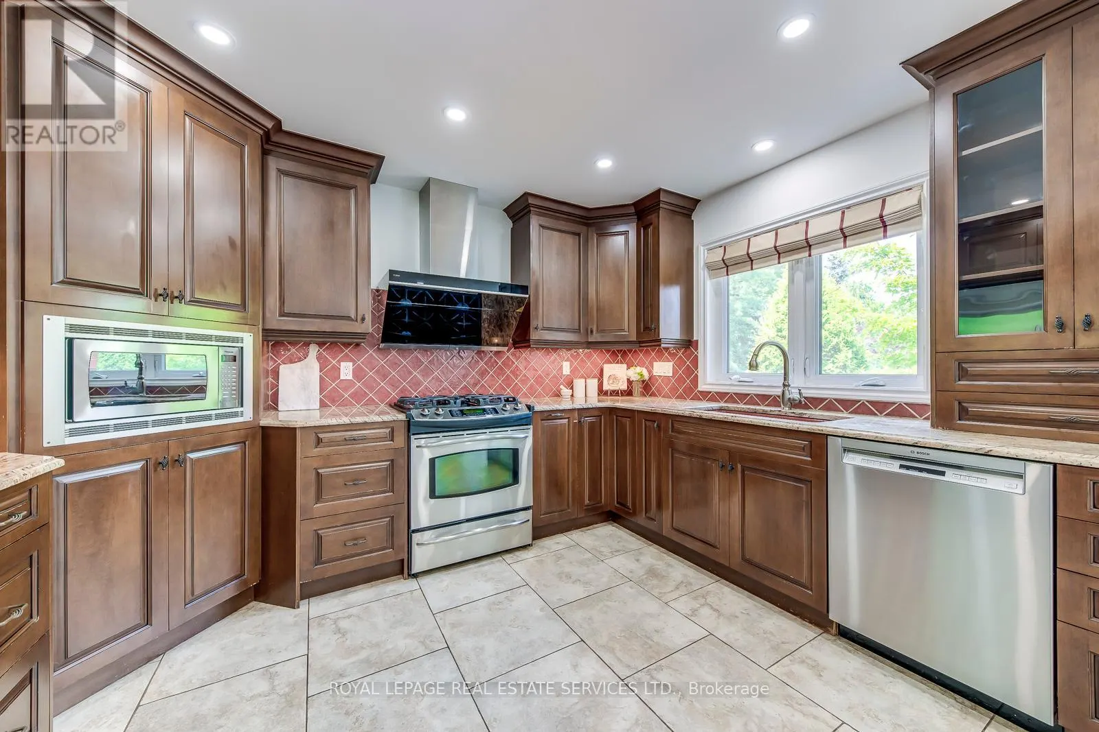 1387 BAYSHIRE DRIVE