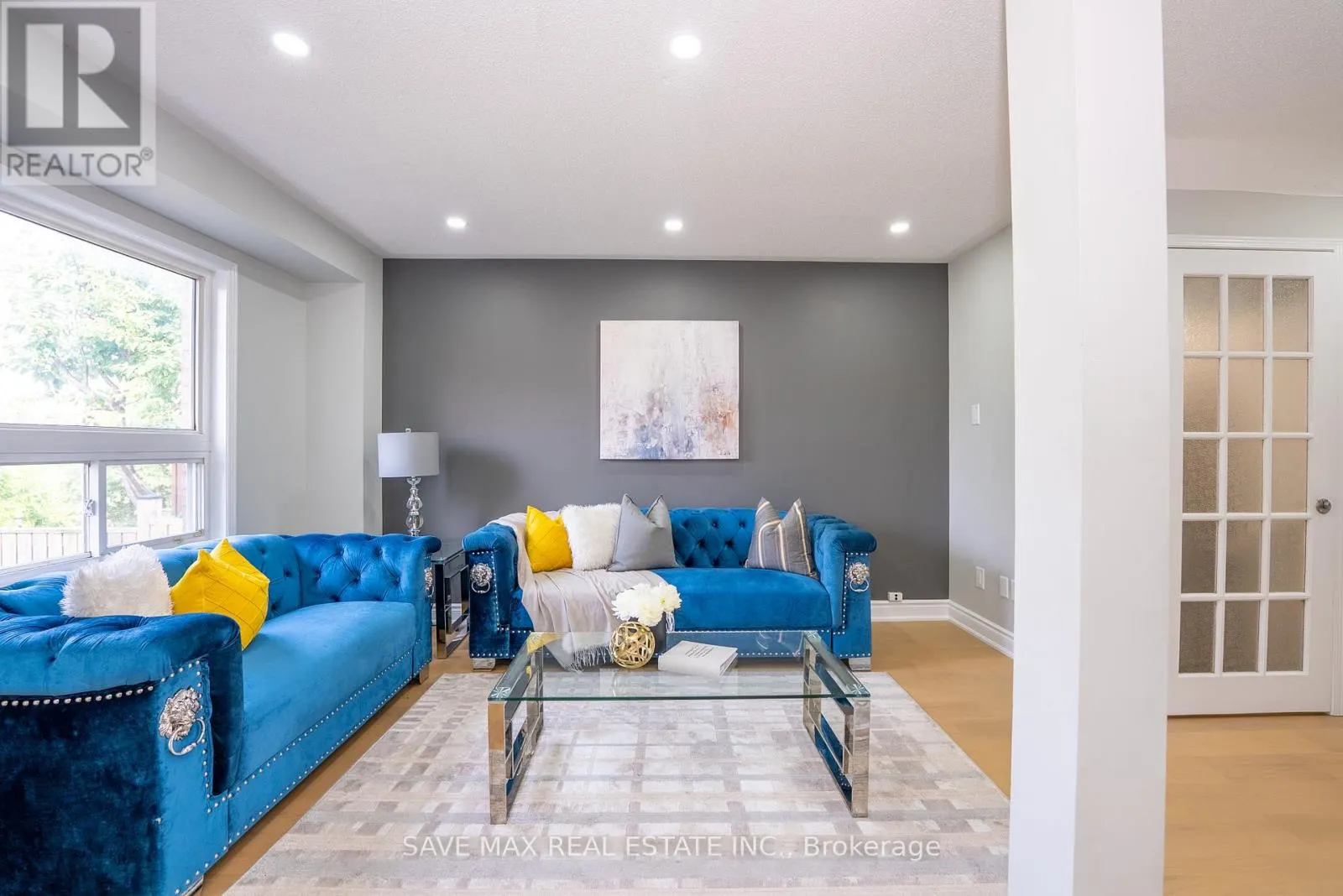 33 HEATHWOOD DRIVE