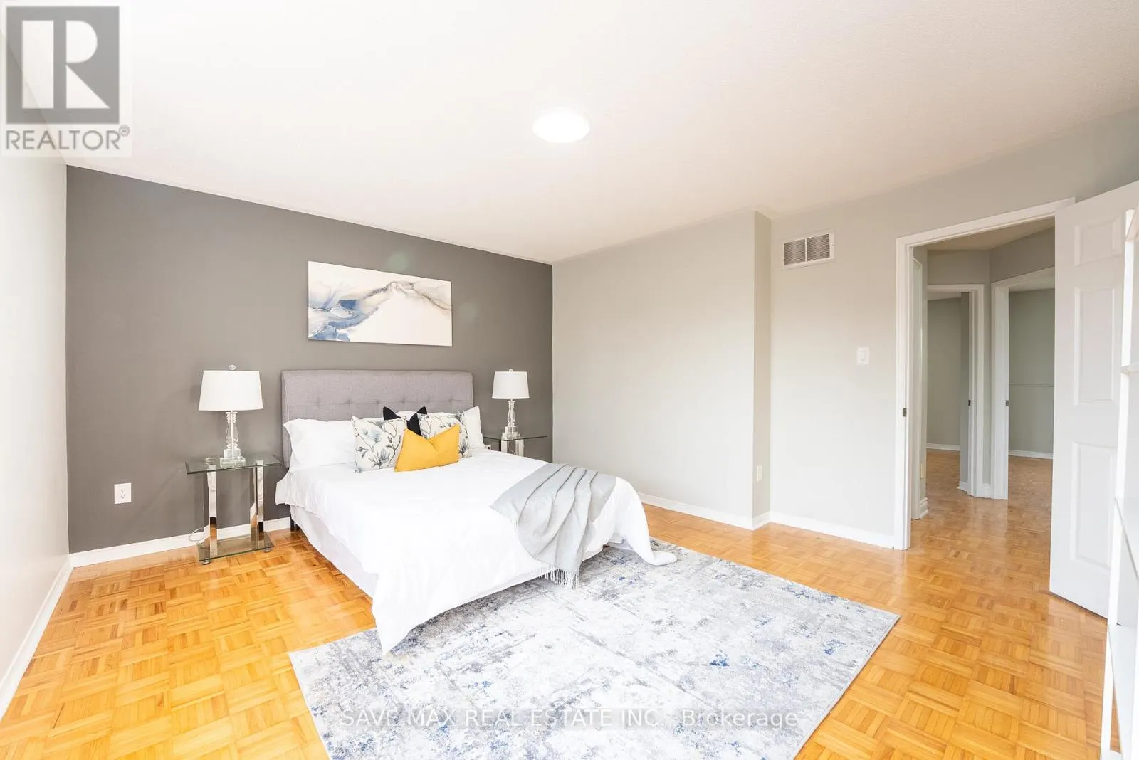 33 HEATHWOOD DRIVE