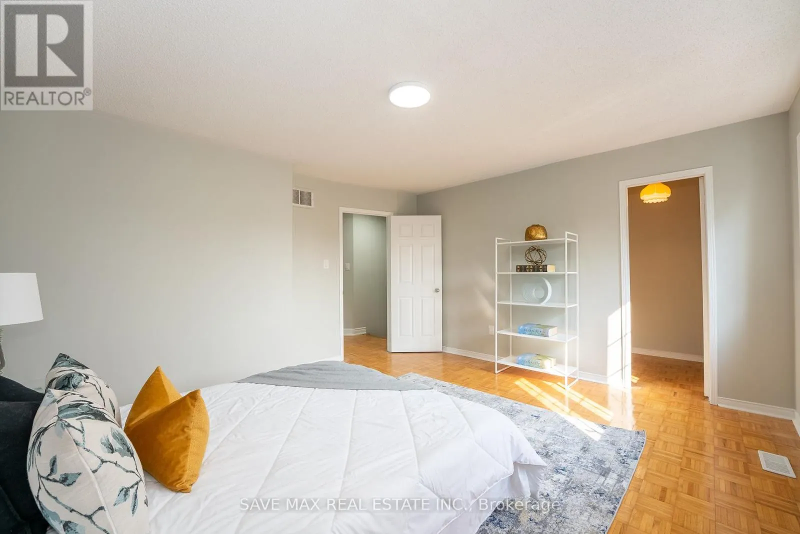 33 HEATHWOOD DRIVE