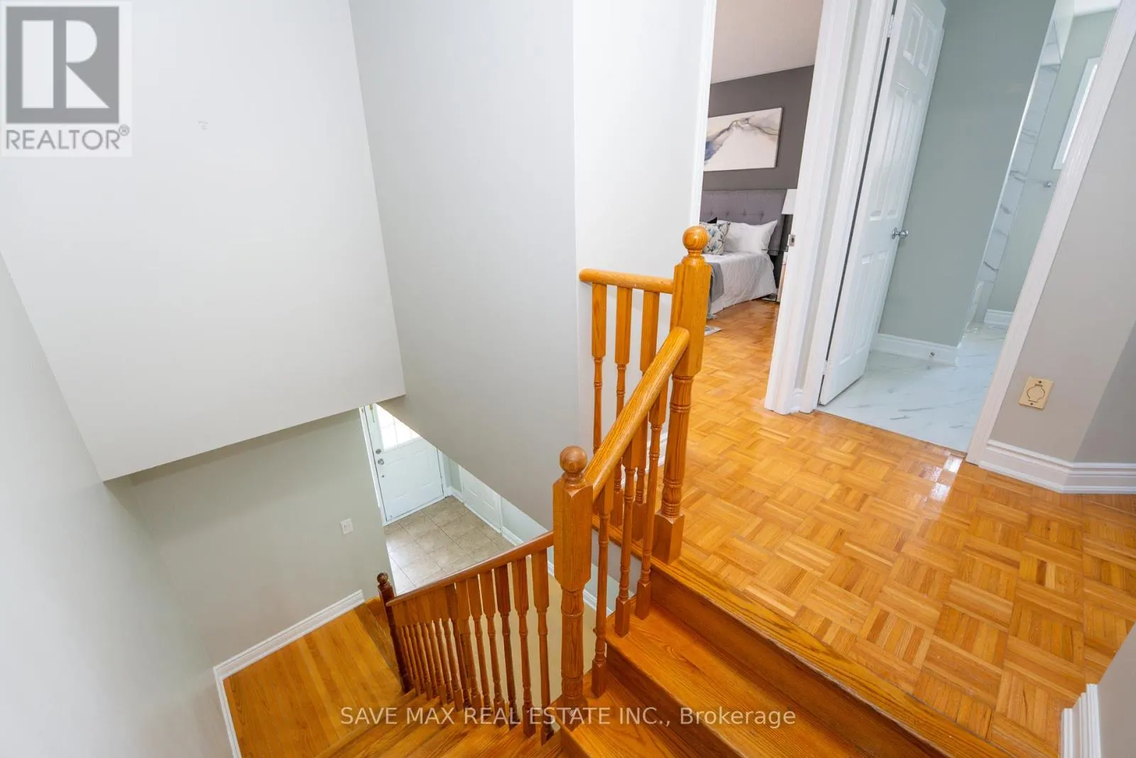 33 HEATHWOOD DRIVE