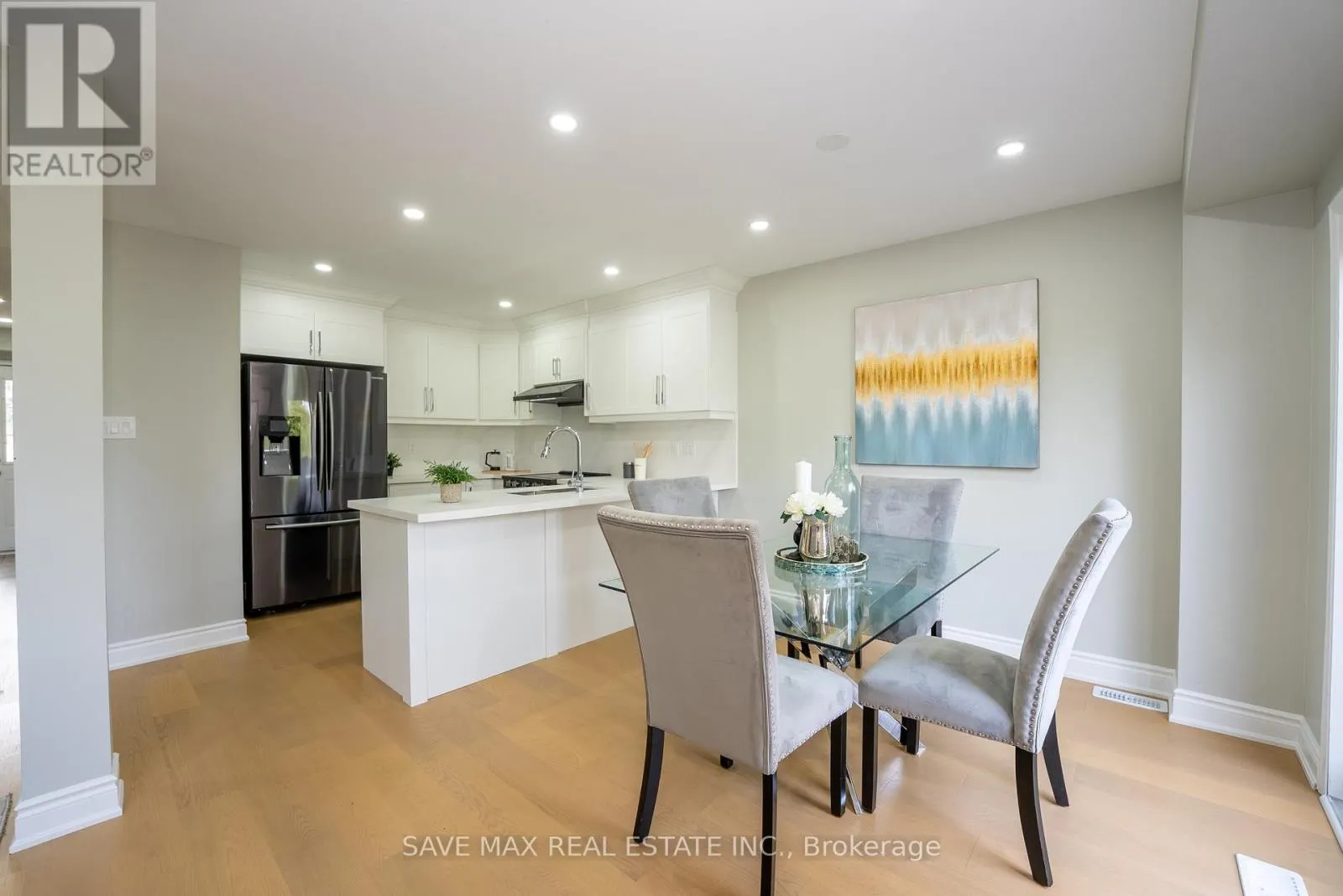 33 HEATHWOOD DRIVE