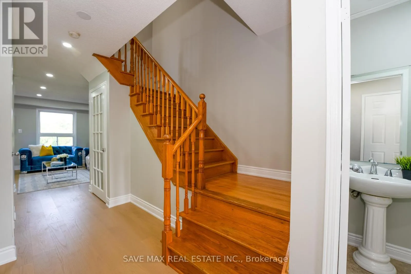 33 HEATHWOOD DRIVE