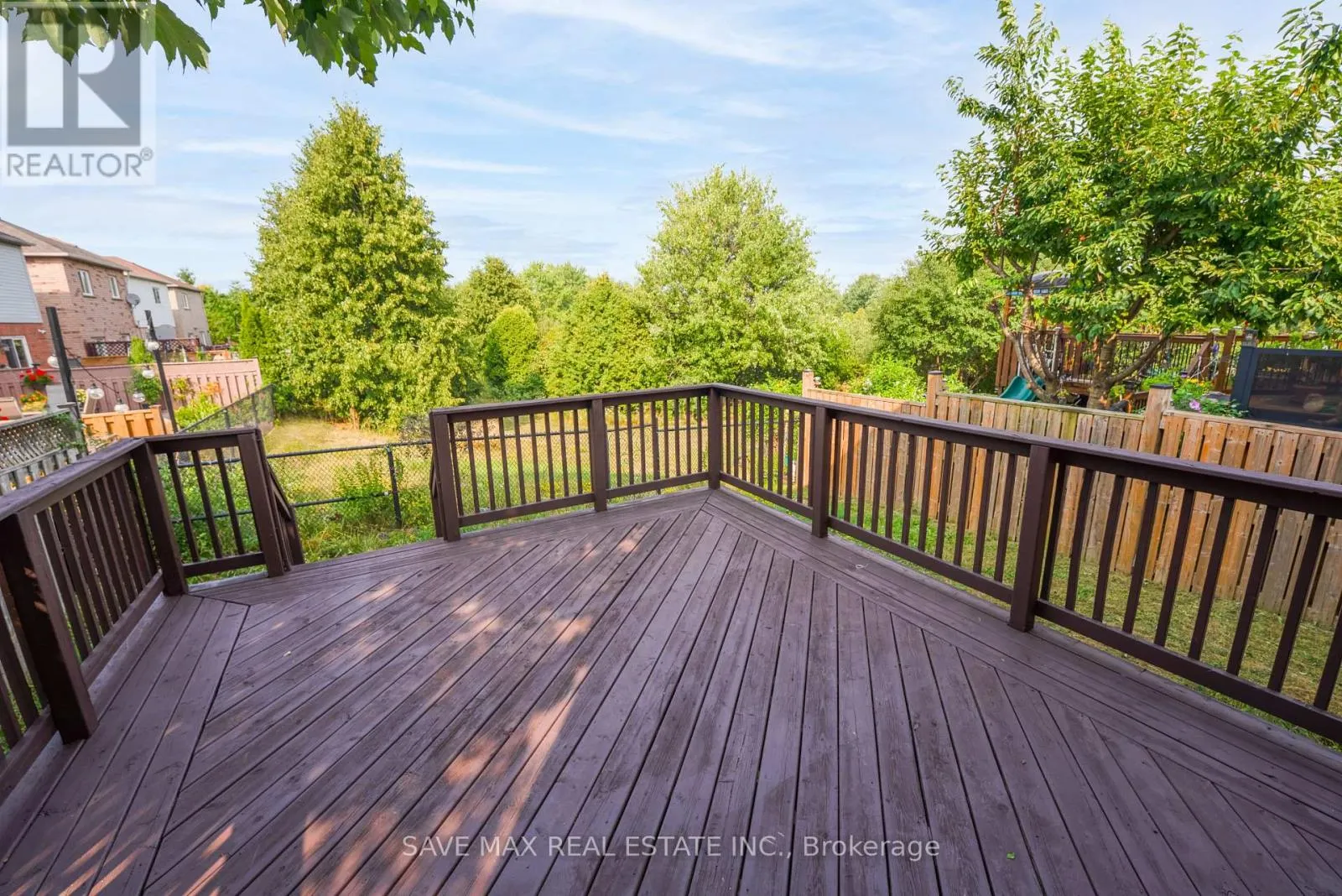 33 HEATHWOOD DRIVE