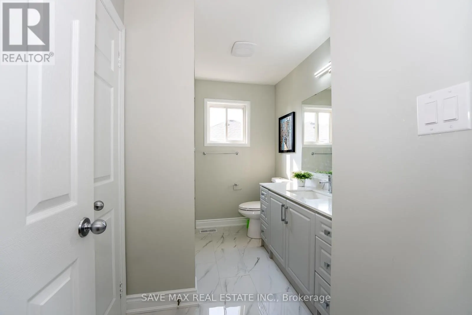 33 HEATHWOOD DRIVE