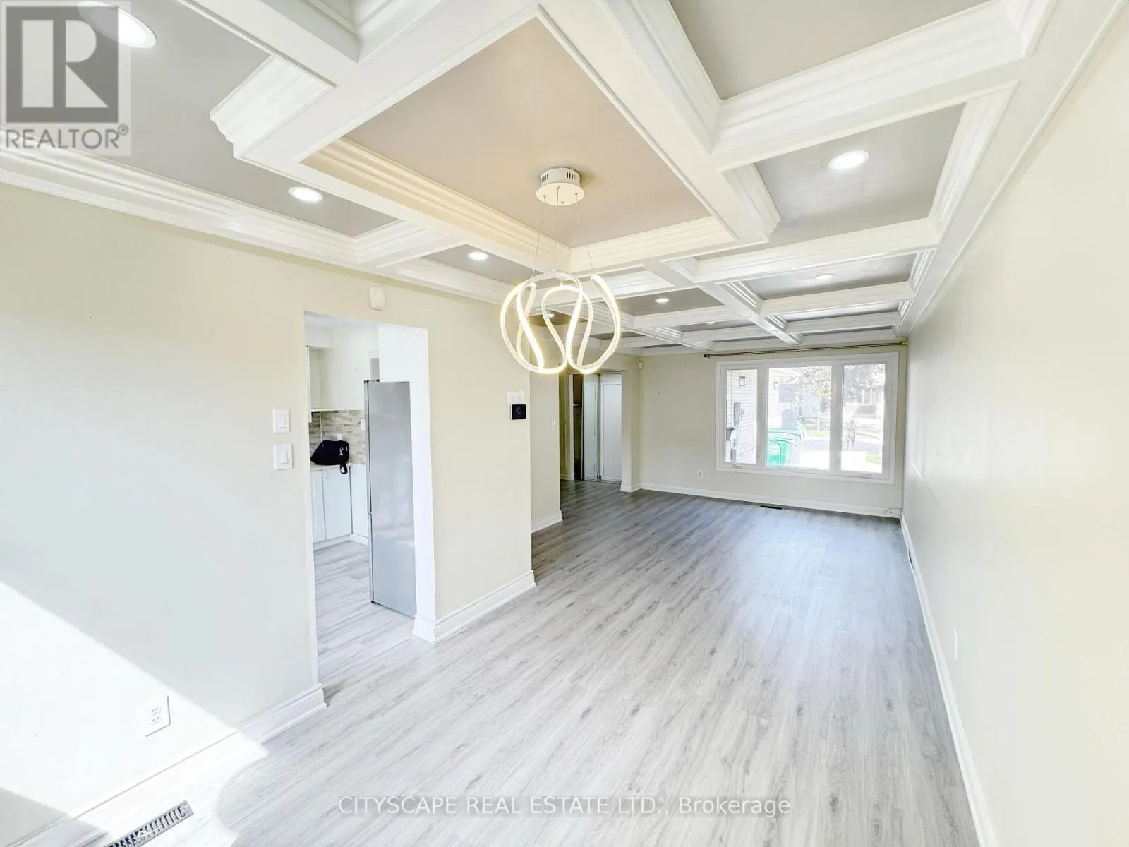 62 BARRINGTON CRESCENT